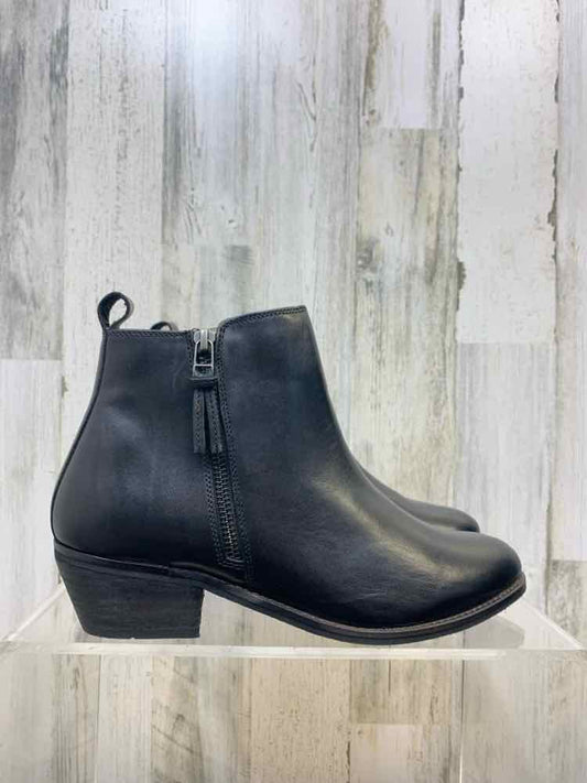 NWT JOURNEE COLLECTION SHOES Shoe Size 8 Black Shoes/LOW BOOTS DOUBLE ZIPPER