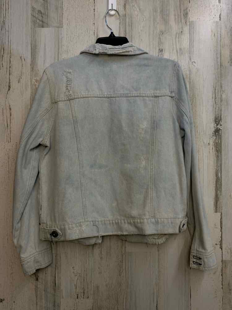 PRE-OWNED HIGHWAY JEANS Tops Size XL WASHED LIGHT BLUE LONG SLEEVES TOP/DISTRESS