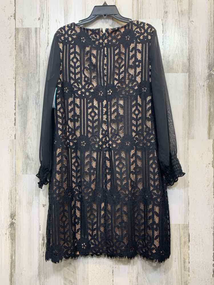 PRE-OWNED CHICOS Dresses and Skirts Size 2 BLACK/TAN Lace SHEATH Dress/BLACK/TAN