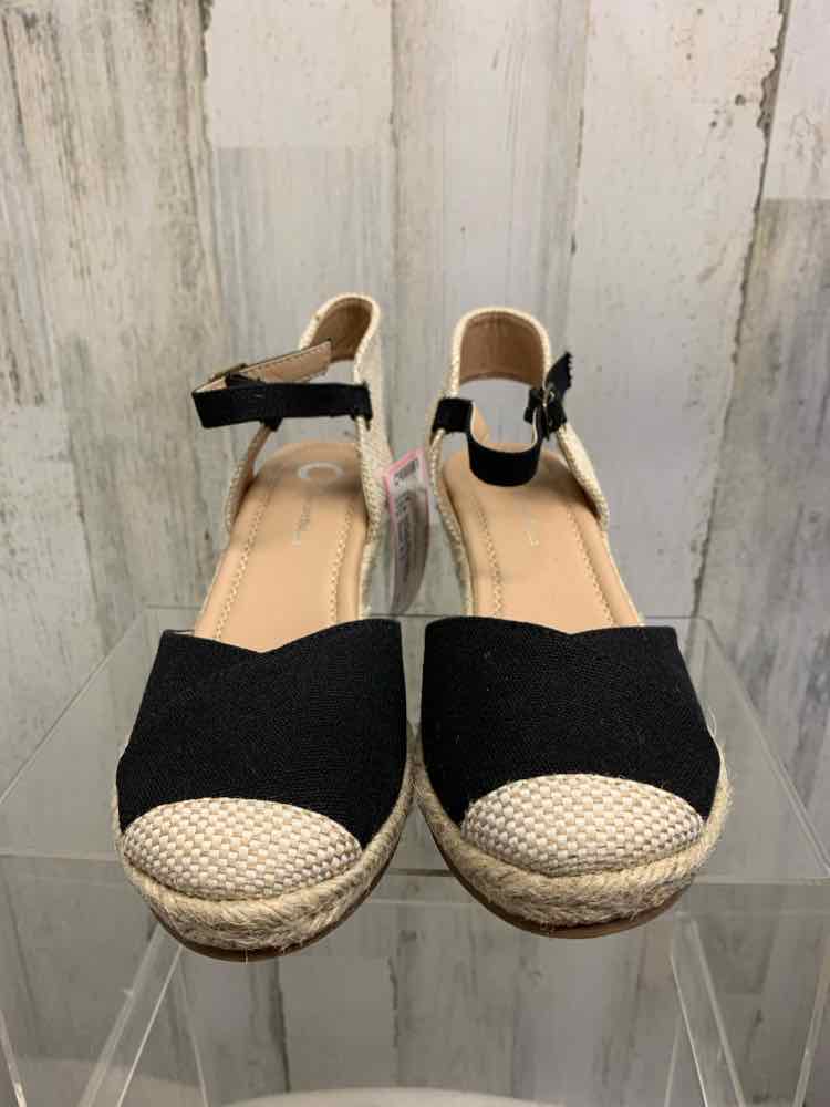 NWT JOURNEE COLLECTION SHOES Shoe Size 6.5 TAN/BLK Shoes