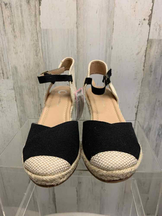 NWT JOURNEE COLLECTION SHOES Shoe Size 6.5 TAN/BLK Shoes