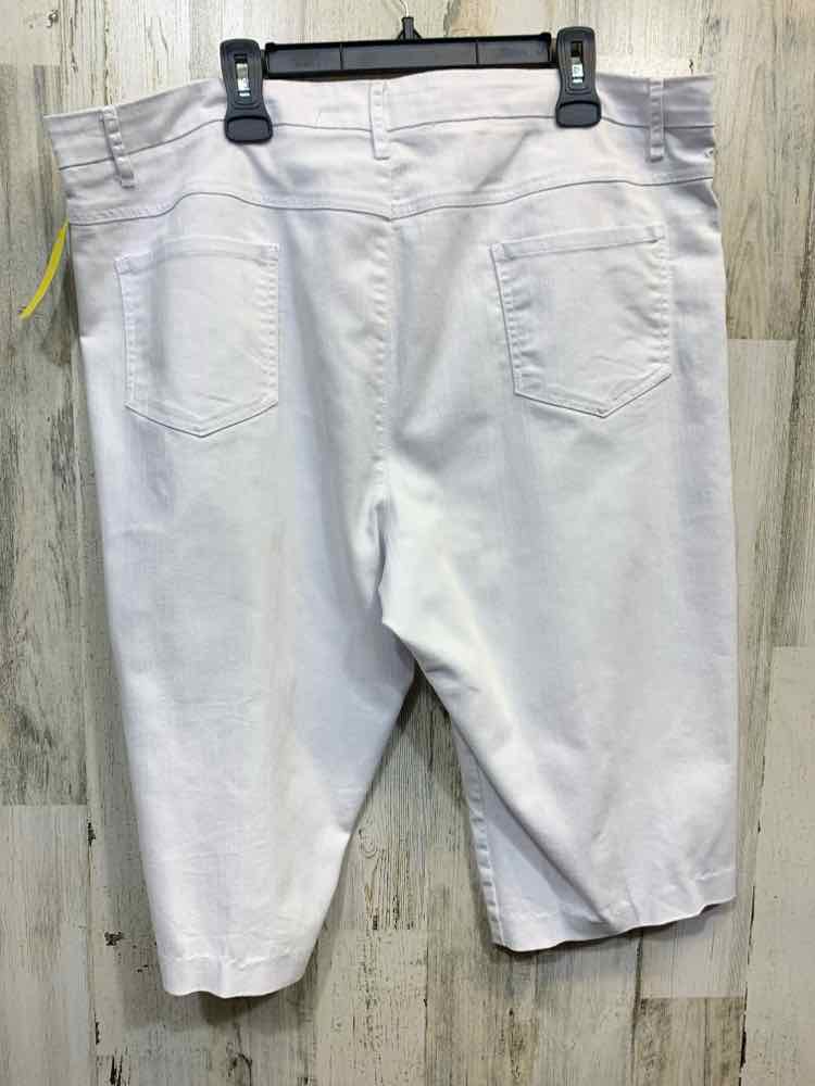 PRE-OWNED Size 18W N TOUCH BOTTOMS White Solid CAPRI CAPRI/WHITE CAPRI PANTS