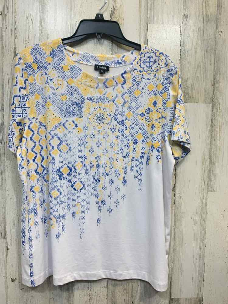 PRE-OWNED LINKS Tops Size XL WHITE/BLUE/YELLOW TRIANGLES SHORT SLEEVES TOP/CREW