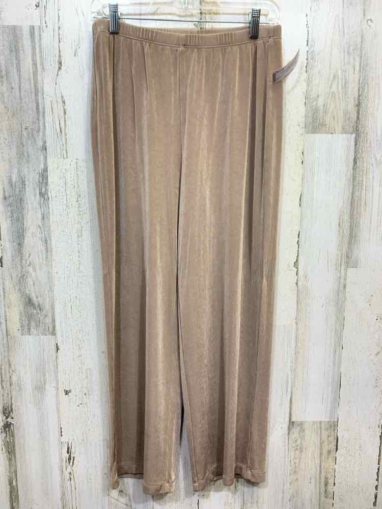 PRE-OWNED Size 2 CHICO'S TRAVELERS BOTTOMS LIGHT BROWN Solid GAUCHO Pants/LIGHT