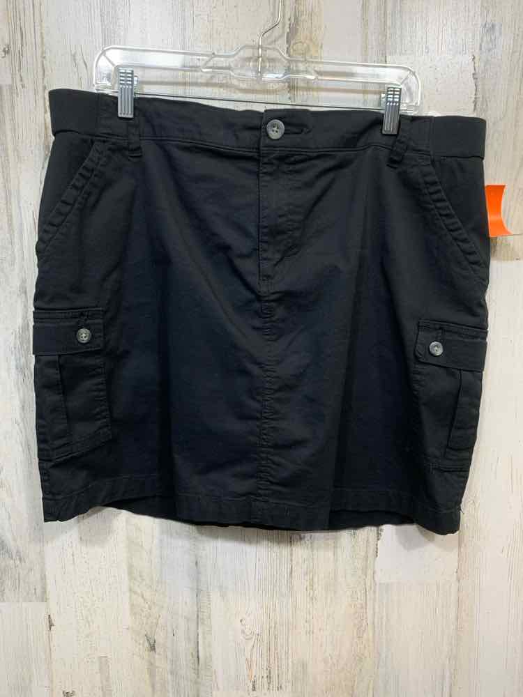 PRE-OWNED Size 18 LEE/CARGO POCKET STYLE SKORT