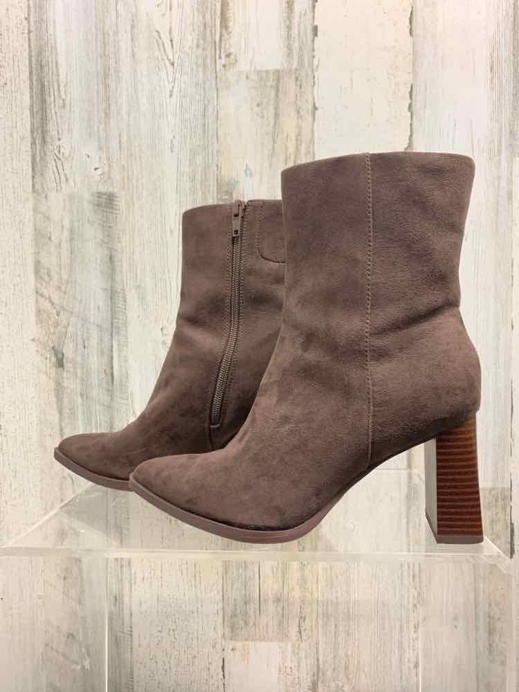 PRE-OWNED BROWN Size 6 Shoes/BROWN SUEDE BOOTIES. CHUNKY HEEL & POINTED TOE. ZIP
