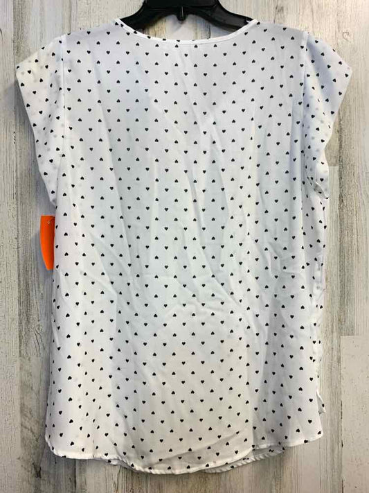 PRE-OWNED DAISY MAY Tops Size XL WHT/BLK HEARTS SHORT SLEEVES TOP