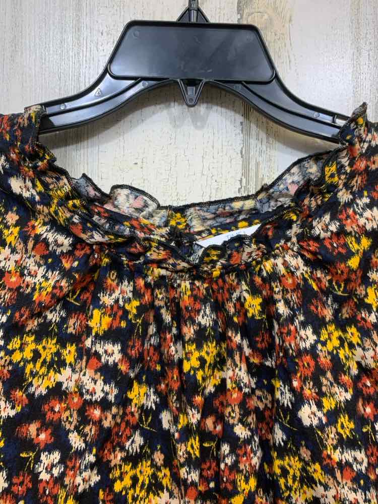PRE-OWNED TIME AND TRUE/DITSY FLORAL FLUTTER SLEEVE RUFFLE NECK