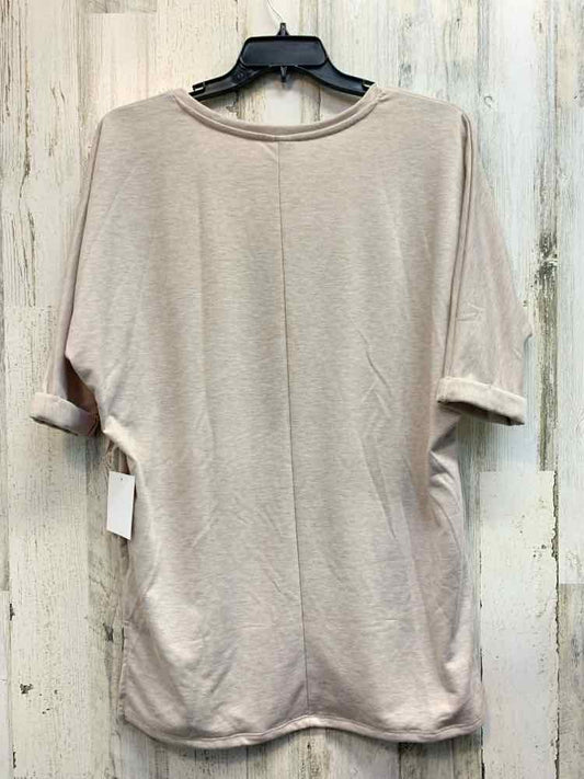 NWT TRESICS BEACH Tops Size L Beige BAT SLEEVES TOP