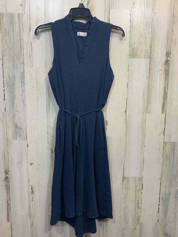 PRE-OWNED CARVE DESIGNS Dresses and Skirts Size 2 Blue SLEEVELESS Dress/V CUT NE