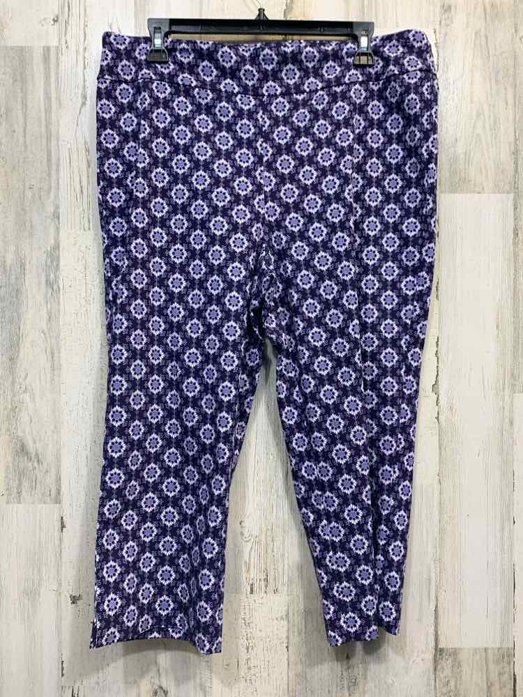 PRE-OWNED Size 14 COUNTERPARTS BOTTOMS PURPLE/LAVENDER Floral CAPRI CAPRI/FLORAL