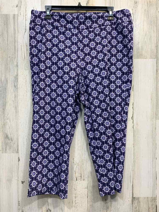 PRE-OWNED Size 14 COUNTERPARTS BOTTOMS PURPLE/LAVENDER Floral CAPRI CAPRI/FLORAL