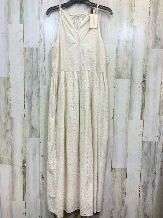 PRE-OWNED UNIVERSAL THREADS Dresses and Skirts Size M Cream Eyelet Dress/CREAM E