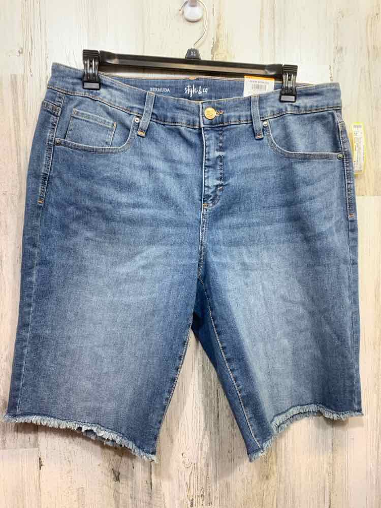 NWT Size 16W STYLE & CO BOTTOMS LIGHT WASH FRINGE BERMUDA Shorts/LIGHT WASH FRIN