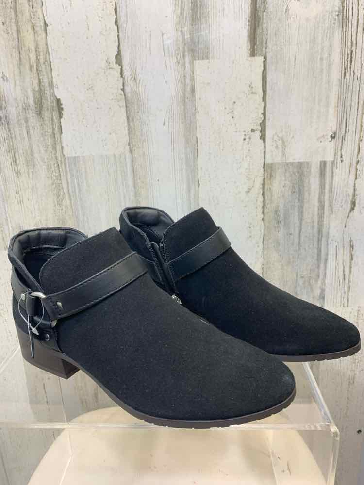 NWT REACTION SHOES Shoe Size 9 Black LOW BOOTS SIDE BUCKLE