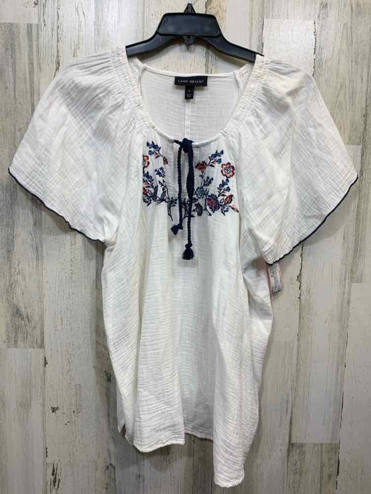PRE-OWNED LANE BRYANT PLUS SIZES Size 18 WHITE/NAVY Embroidered FLOWY Blouse/WHI