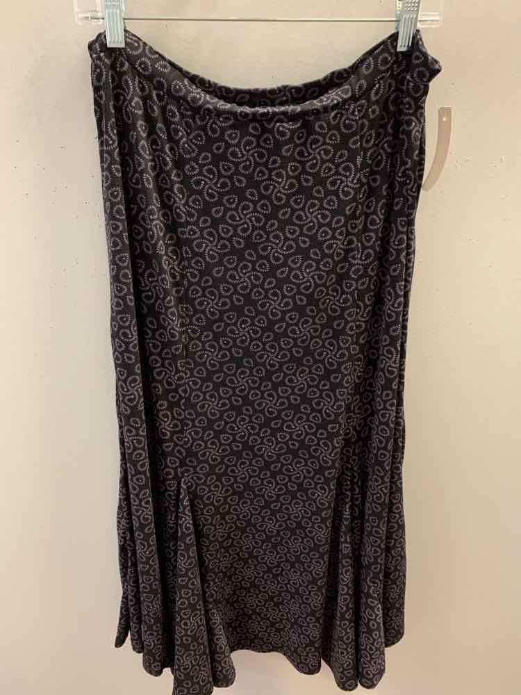 PRE-OWNED Size M Black Floral LONG Skirt