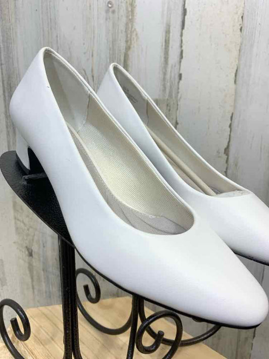 NWOT EASY STREET SHOES Shoe Size 8.5 White 8.5 Shoes