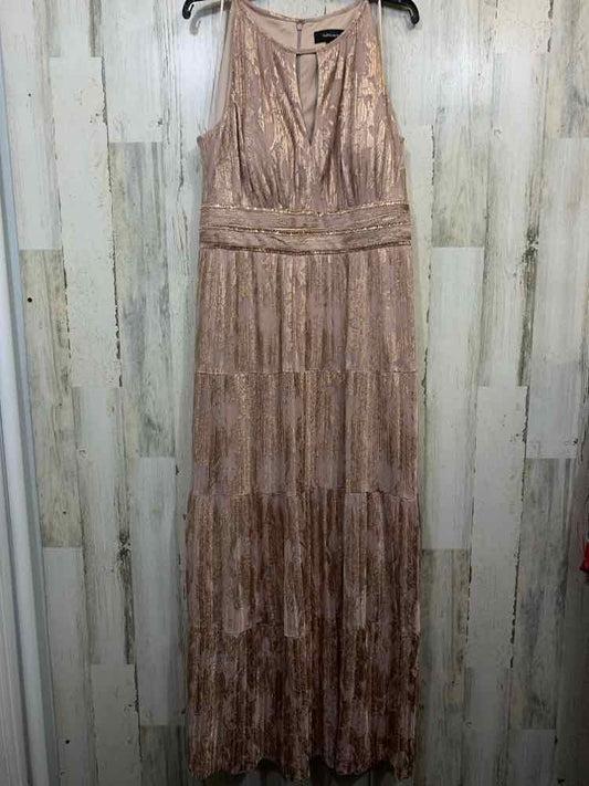 PRE-OWNED R & M RICHARDS Dresses and Skirts Size 18 ROSE GOLD Gown/Evening Wear/
