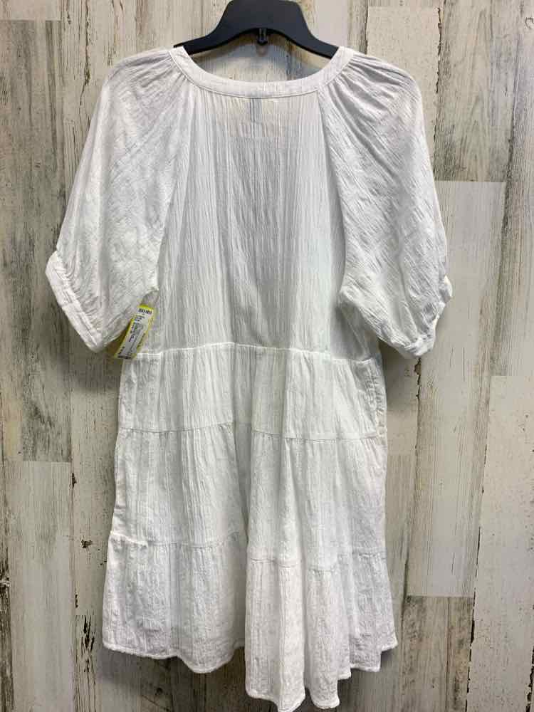 PRE-OWNED UNIVERSAL FASHION Dresses and Skirts Size M White Solid TIERED Dress/B