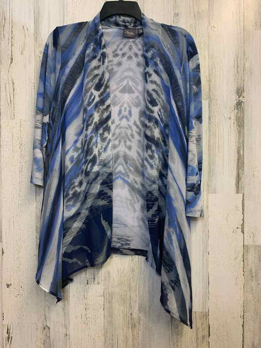 PRE-OWNED TRAVELERS BY CHICO'S Tops Size 2 SHADES OF BLUE DIAGONAL & CHEETAH TOP