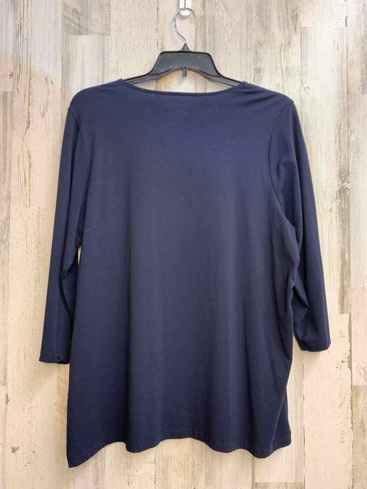 CHICOS PLUS SIZES Size 4 Navy 3/4 LENGTH TOP