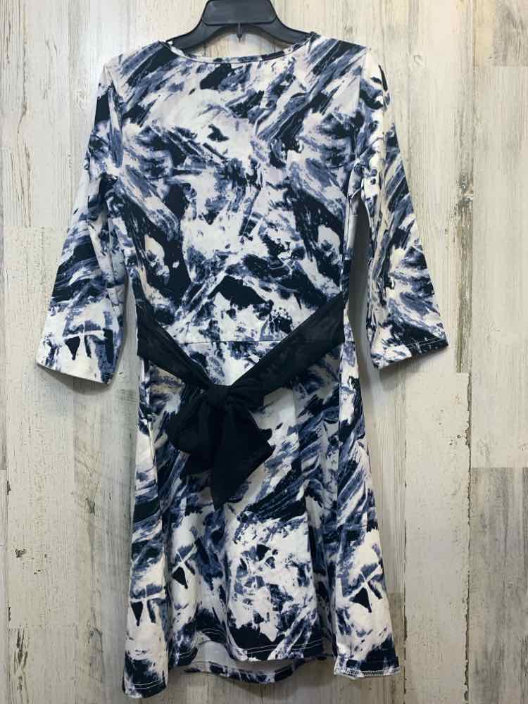 PRE-OWNED TAMSY Dresses and Skirts Size S WHITE/BLACK/BLUE STROKES A-LINE Dress/
