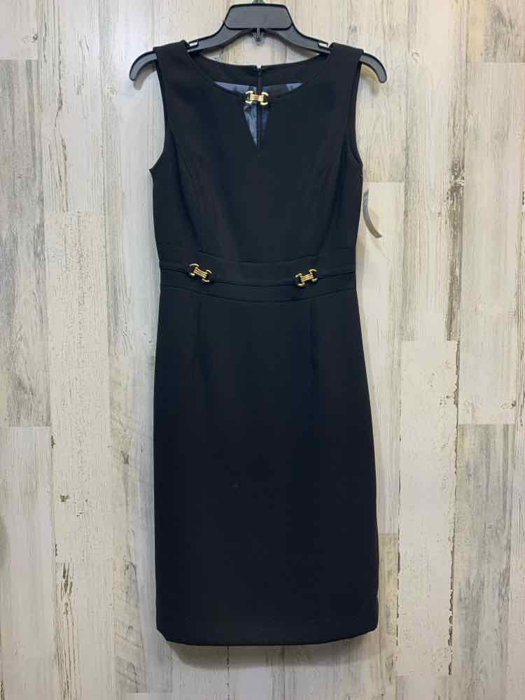 PRE-OWNED TAHARI Dresses and Skirts Size 4 Black Solid SHEATH Dress/BLACK SHEATH