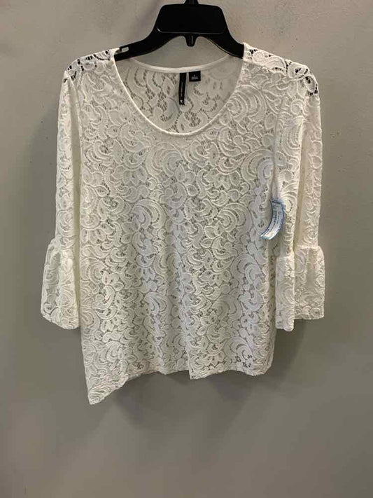 NEW DIRECTION Tops Size S White Floral TOP