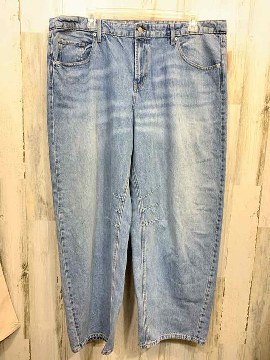 NWT Size 18 WILD FABLE PLUS SIZES Blue Denim/MID-RISE BARREL JEANS