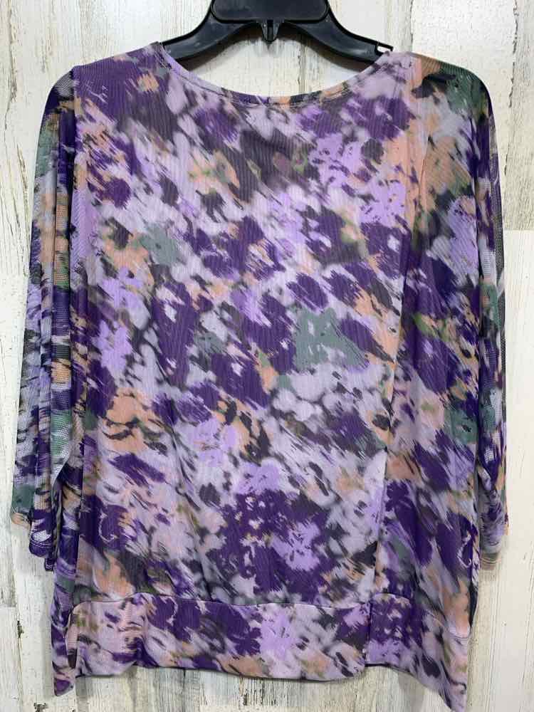 NWT CHICO'S Size 2 Tops PRPL/GRN PEACH SCOOP NECK ABSTRACT BAT SLEEVES Blouse