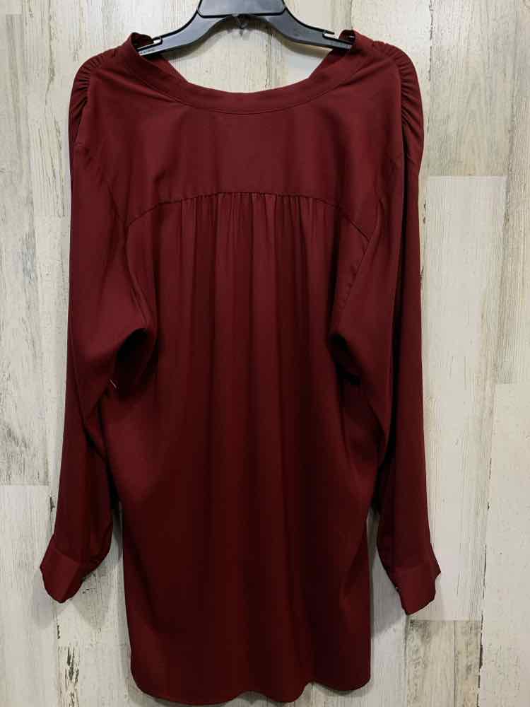 PRE-OWNED CHICO'S DRK RED LONGSLEEVE BUTTON-DOWN TOP COLLARLESS