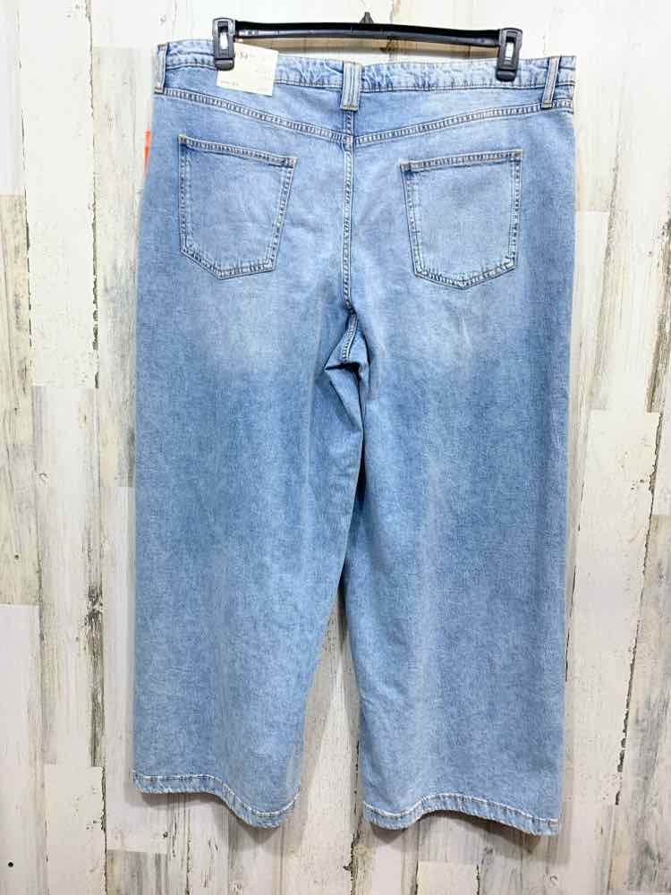 NWT Size 22W ON 34TH BOTTOMS LIGHT BLU WIDE LEG Jeans