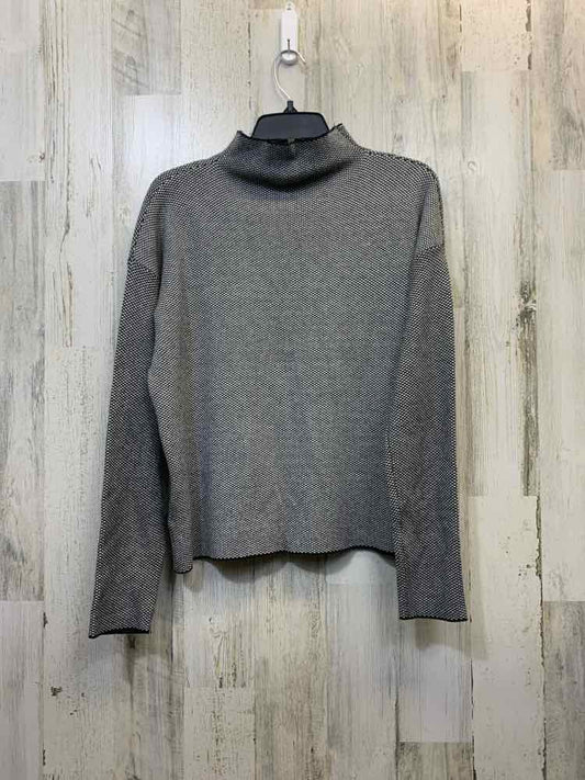 PRE-OWNED TAHARI Tops Size M BLACK/WHITE HIGH NECK TOP/BLACK/WHITE LONG SLEEVE H