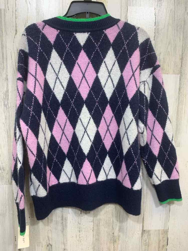 NWT ON 34TH Size M  WHT/NVY/PNK DIAMONDS LONG SLEEVES/V NECK W/GRN TRIM SWEATER