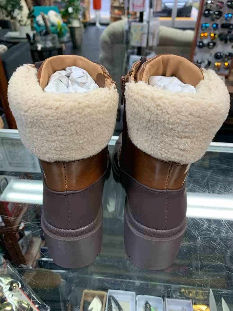 NWT STEVE MADDEN SHOES Shoe Size 8 OFF WHITE ANKLE RAIN Boots W/FUR