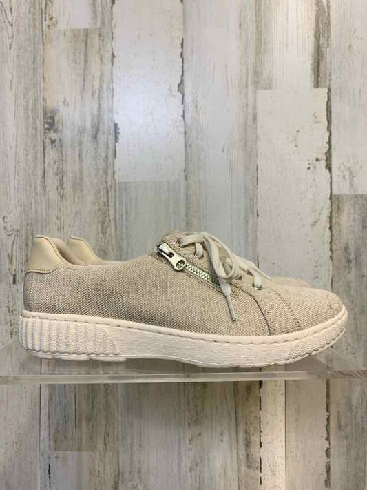 PRE-OWNED CLARKS SHOES Shoe Size 9 BGE Shoes