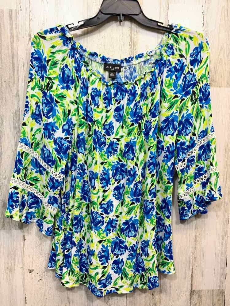 PRE-OWNED I.N. STUDIO PLUS SIZES Size 2X WHT/BLU/GRN Floral 3/4 SLEEVE Blouse