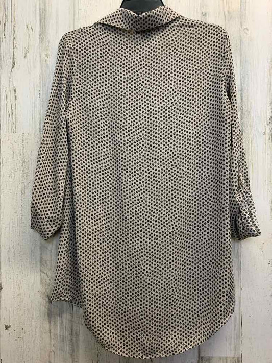 PRE-OWNED ABOUT A GIRL Tops Size S BEIG/BLK SMALL FLOWER(S) LONG SLEEVES TOP