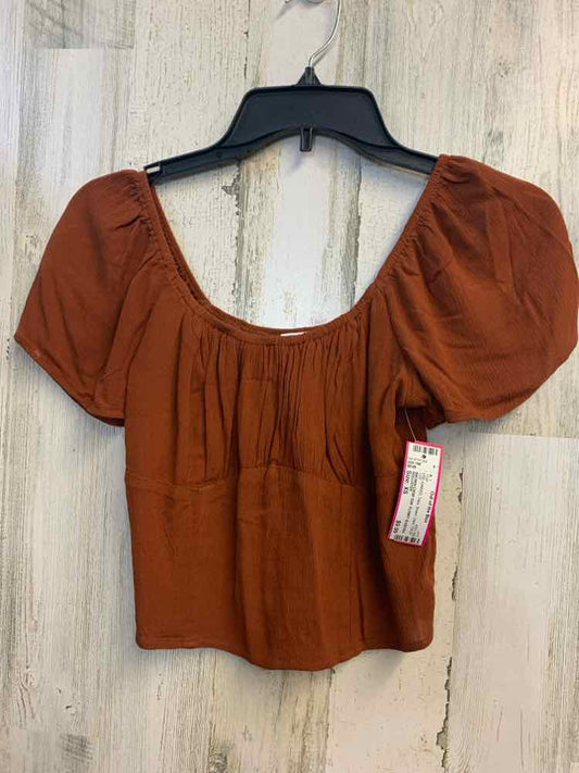 PRE-OWNED HOLLISTER Tops Size XS Brown Solid CROP TOP TOP/BORWN CROP TOP. FLOWY