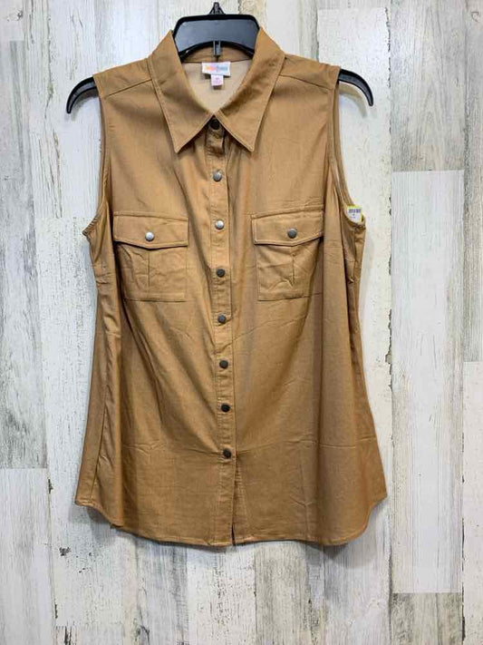 PRE-OWNED LULUROE Tops Size M Tan Solid BUTTON UP Blouse/TAN SLEEVELESS BUTTON U