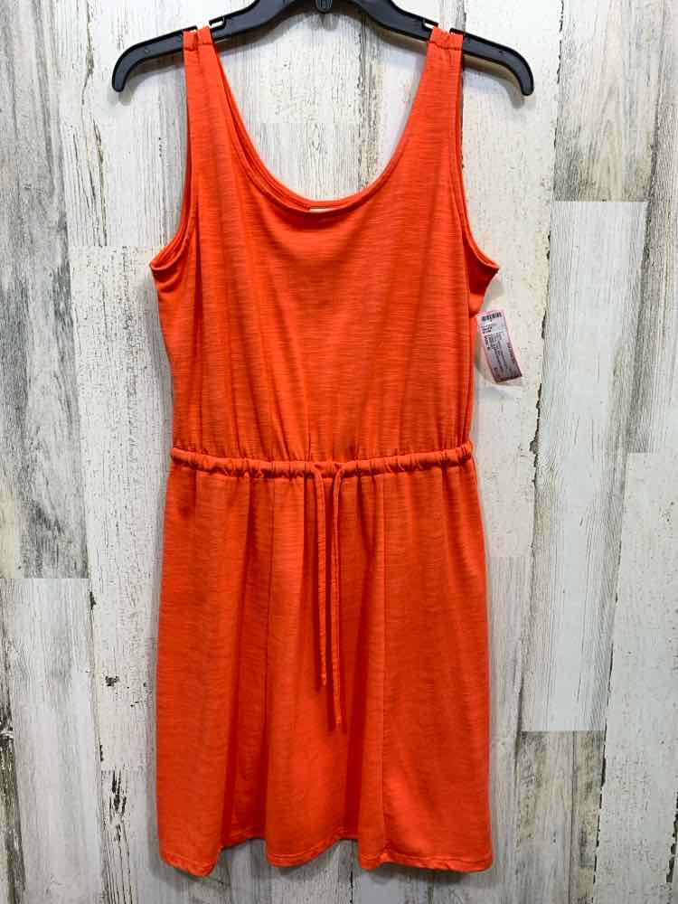 PRE-OWNED A NEW DAY Dresses and Skirts Size M CORAL Solid MIDI Dress/CORAL SLEEV