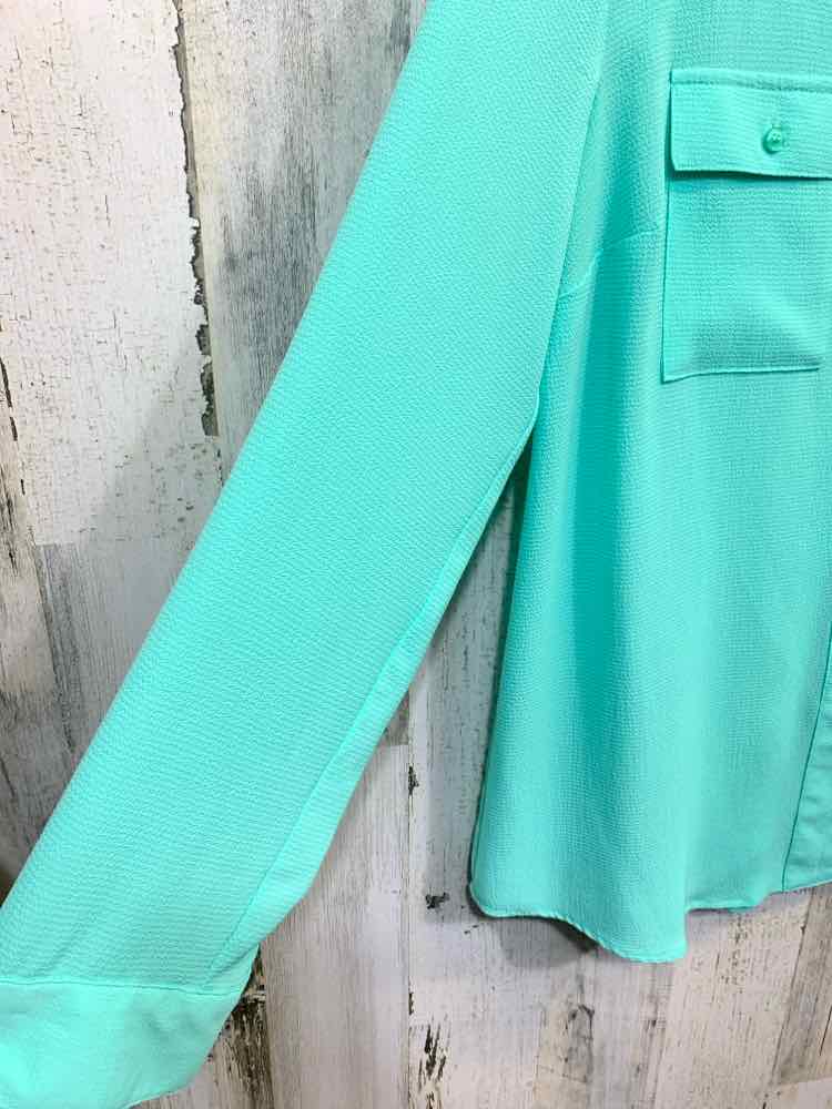PRE-OWNED KIM ROGERS Tops Size L MINT GREEN TAB SLEEVE Blouse