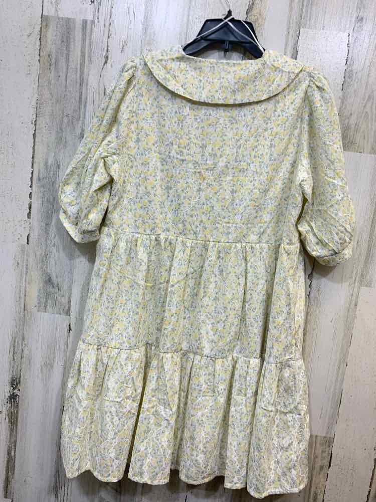 PRE-OWNED LENA Dresses and Skirts Size L YELLOW/GREEN/LT BLU Floral Dress/3 BUTT