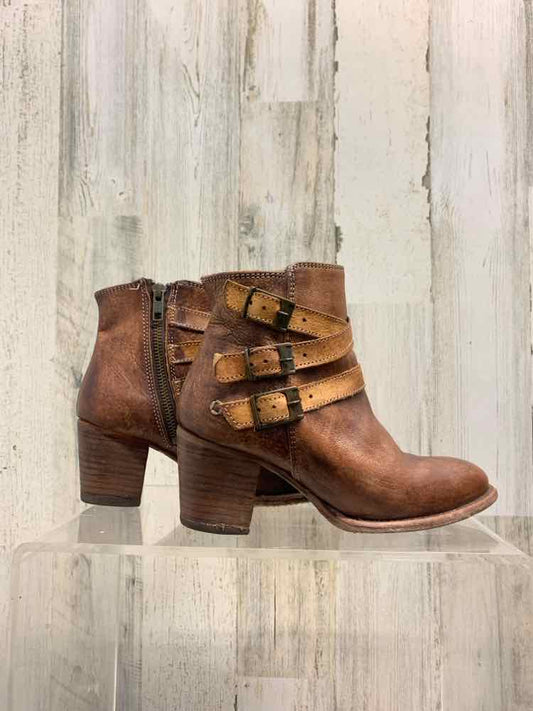 PRE-OWNED TAN Size 6.5 Shoes/BED-STU LEATHER ANKLE BOOTIES. THICK HEEL. ZIPS INS