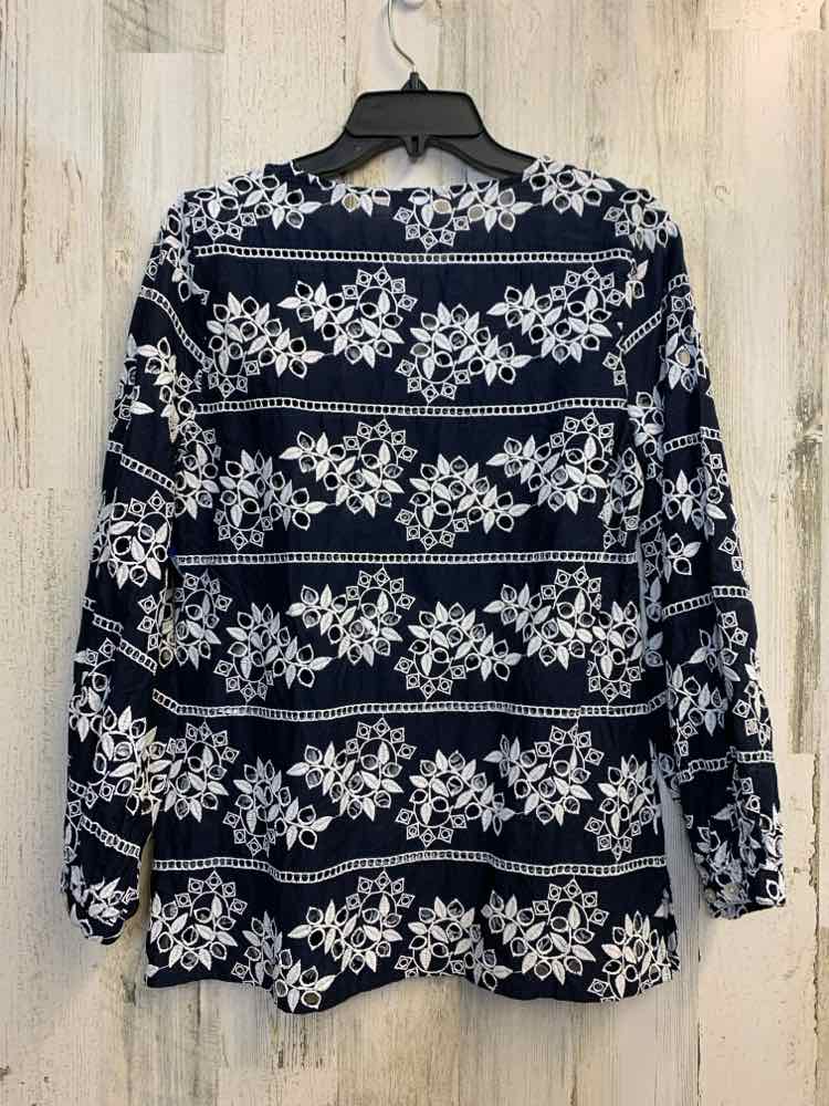 CHICOS Tops Size 0 NAVY/WHT Eyelet LONG SLEEVES TOP