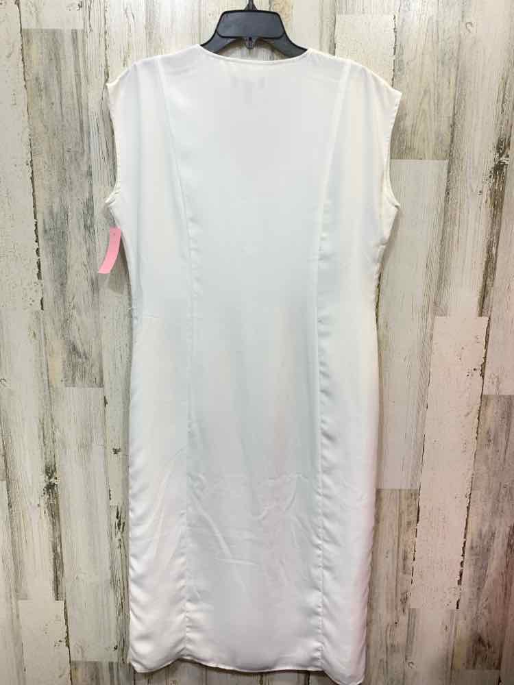 PRE-OWNED THE LIMITED Dresses and Skirts Size M White Solid SHEATH Dress/WHITE S