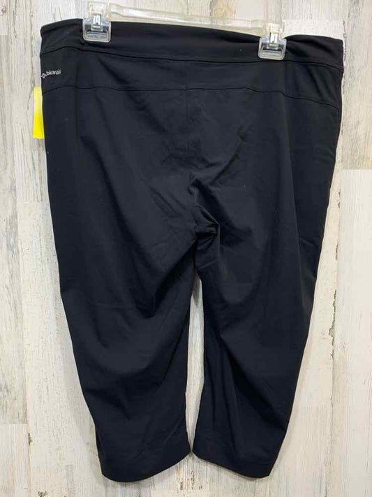 PRE-OWNED Size 12 COLUMBIA BOTTOMS Black Solid CAPRI Pants/CAPRI 2 FRONT POCKETS