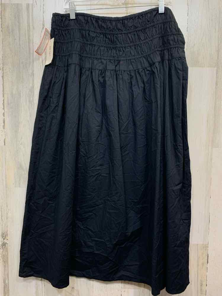 NWT ON 34TH XL BOTTOMS Black Solid Maxi