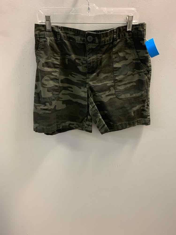 Size L SOCIAL STANDARD BOTTOMS CAMO Camoflage Shorts